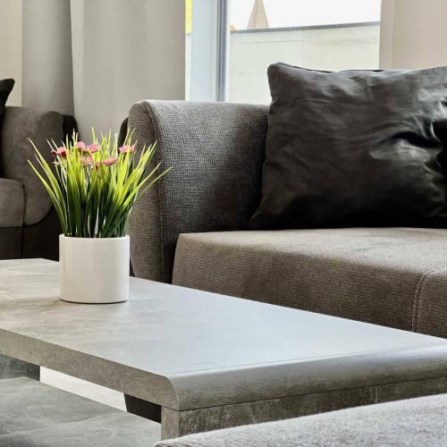Wohnzimmer_mit_tisch